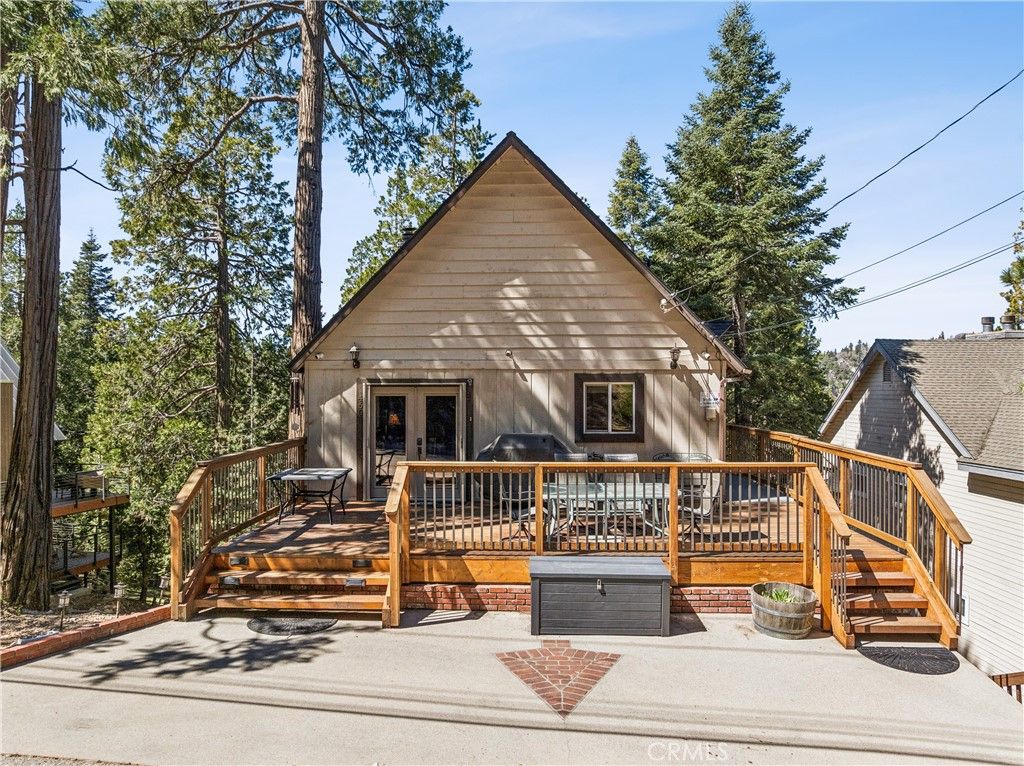 460 Pioneer Road, Lake Arrowhead, CA 92352