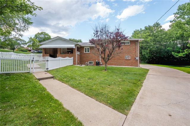 103 Chapel View Dr, Hempfield Twp, PA 15601