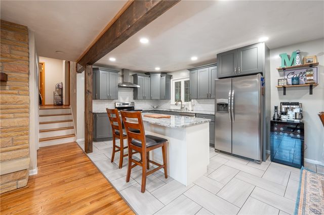 103 Chapel View Dr, Hempfield Twp, PA 15601