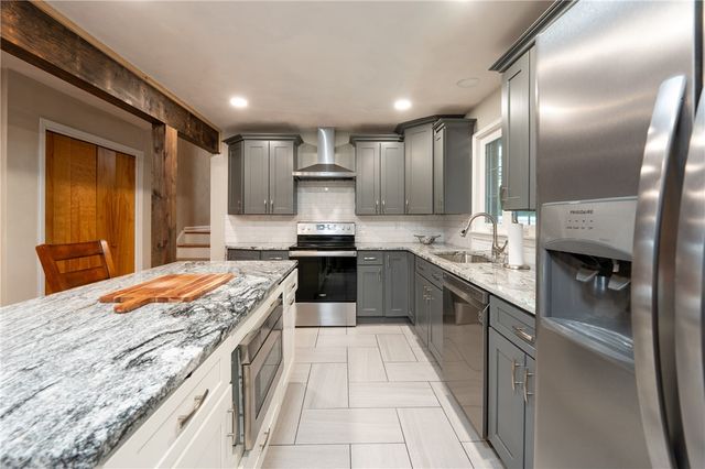103 Chapel View Dr, Hempfield Twp, PA 15601