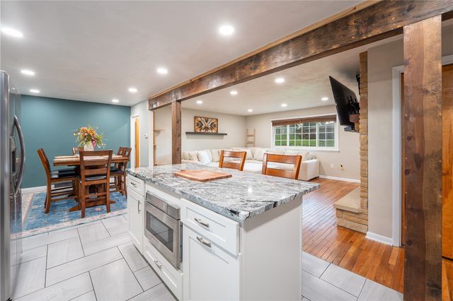 103 Chapel View Dr, Hempfield Twp, PA 15601