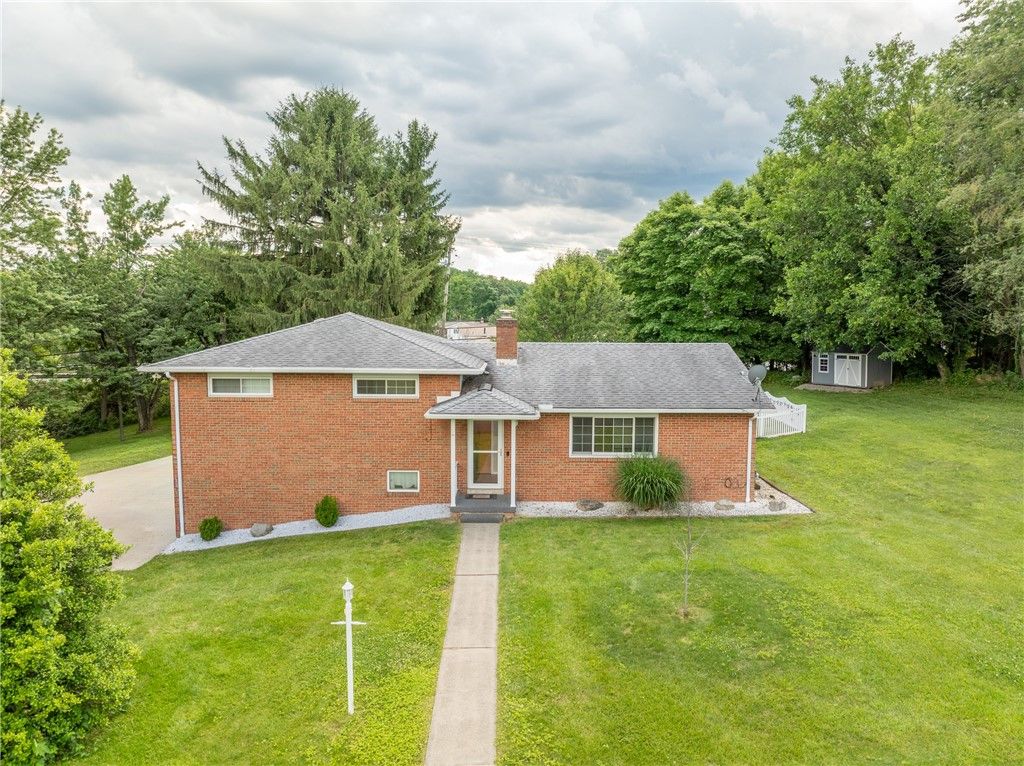 103 Chapel View Dr, Hempfield Twp, PA 15601