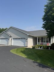 180 SOUTHLAKE CIRCLE, Fond Du Lac, WI 54935