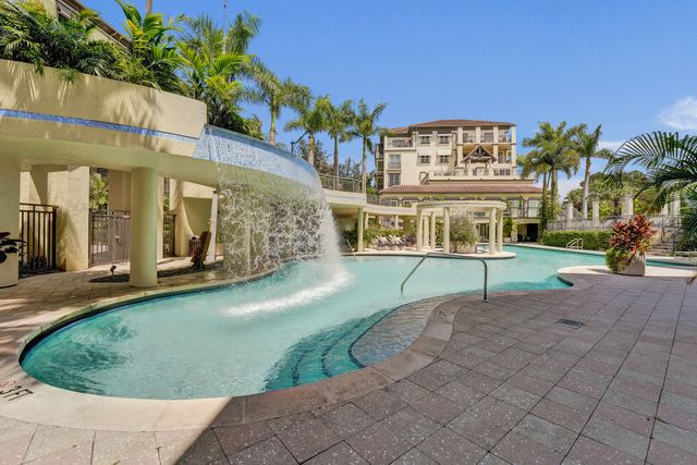 2617 NE 14th Avenue 102, Wilton Manors, FL 33334