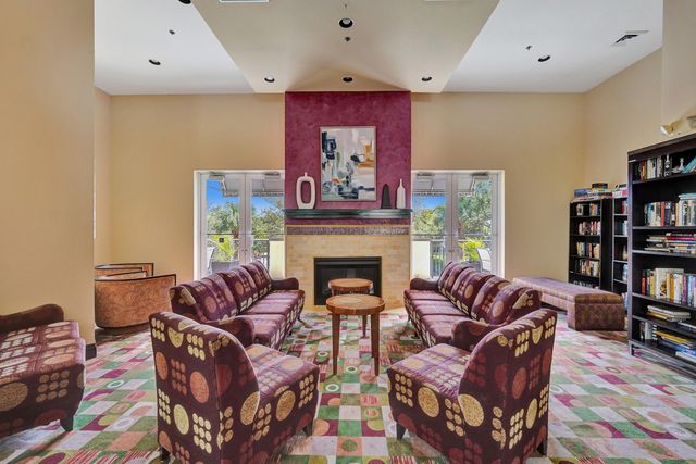 2617 NE 14th Avenue 102, Wilton Manors, FL 33334