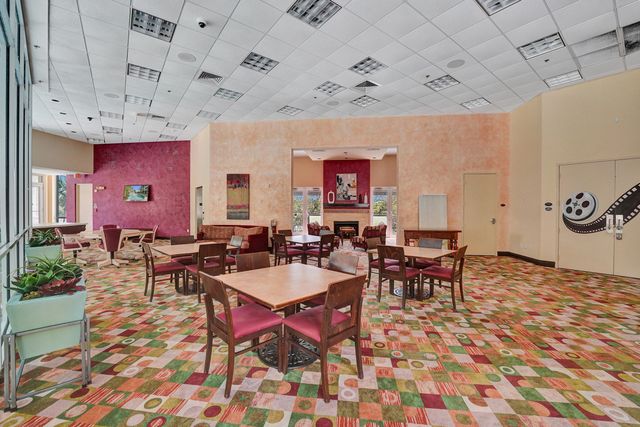 2617 NE 14th Avenue 102, Wilton Manors, FL 33334