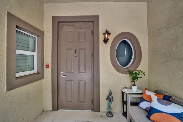 2617 NE 14th Avenue 102, Wilton Manors, FL 33334