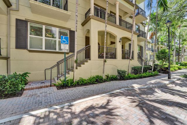 2617 NE 14th Avenue 102, Wilton Manors, FL 33334