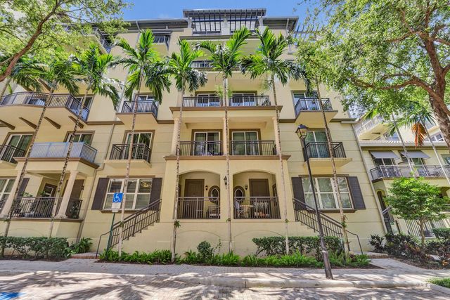 2617 NE 14th Avenue 102, Wilton Manors, FL 33334