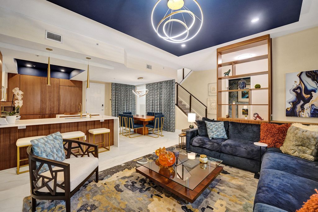 2617 NE 14th Avenue 102, Wilton Manors, FL 33334