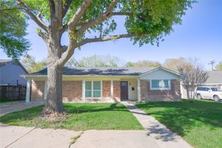 8006 Richmond Avenue, Houston, TX 77063