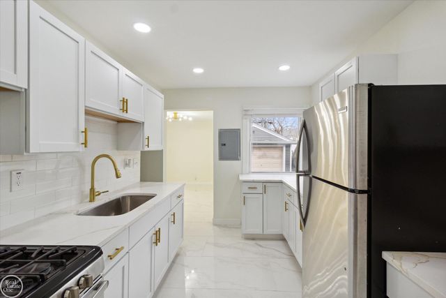 14221 Marshall Avenue, Warren, MI 48089