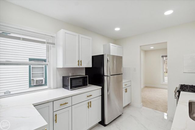 14221 Marshall Avenue, Warren, MI 48089