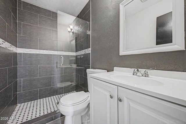 4738 W FAIRMOUNT Avenue, Phoenix, AZ 85031