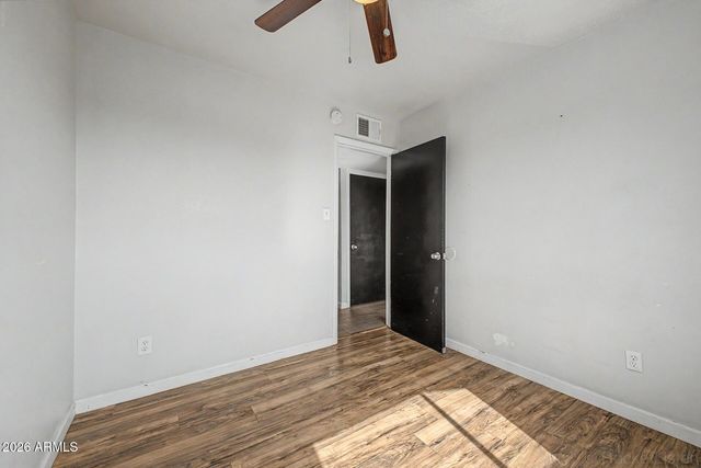 4738 W FAIRMOUNT Avenue, Phoenix, AZ 85031