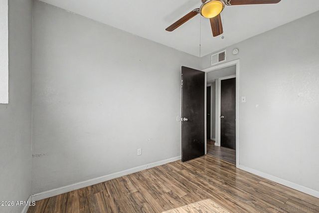 4738 W FAIRMOUNT Avenue, Phoenix, AZ 85031