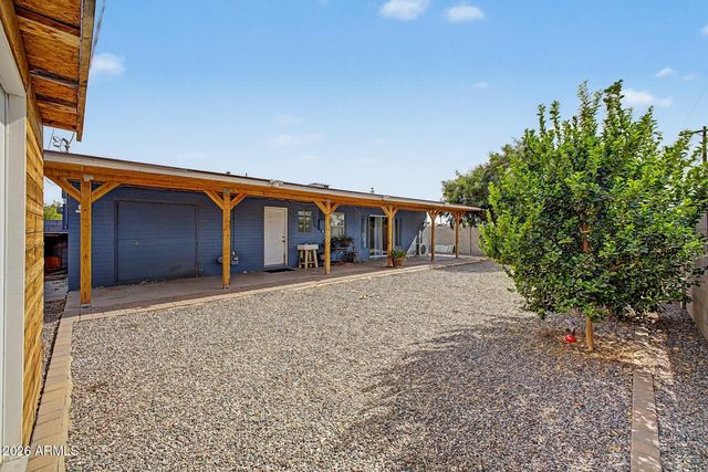 4738 W FAIRMOUNT Avenue, Phoenix, AZ 85031