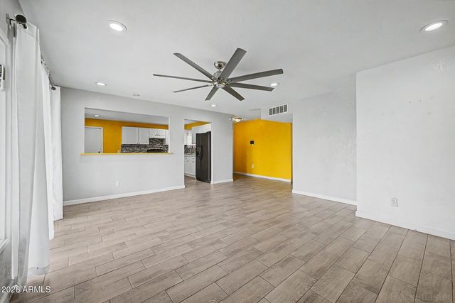 4738 W FAIRMOUNT Avenue, Phoenix, AZ 85031