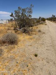 235 E Ste Vic Avenue W4 Ste Avenue, Palmdale, CA 93591