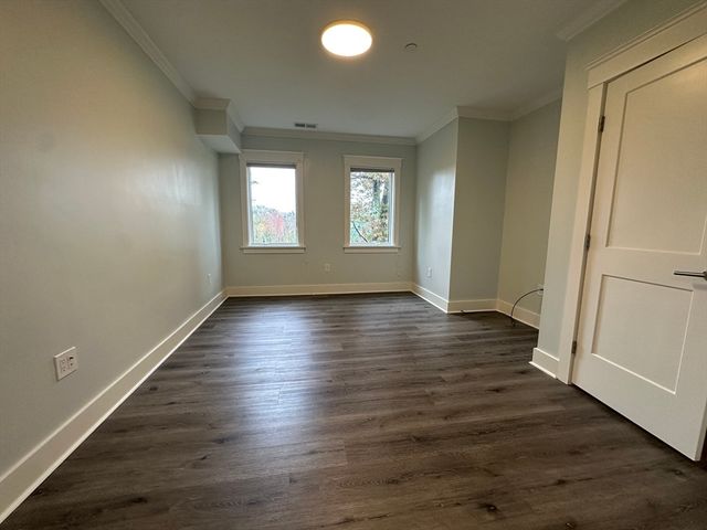 18 Hennery Way 18J, Medfield, MA 02052