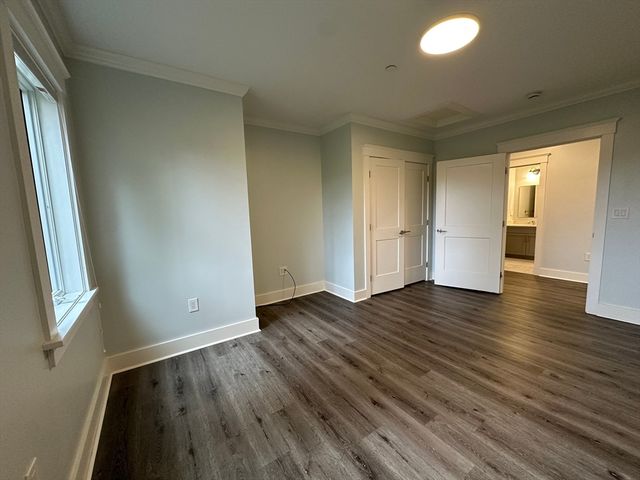 18 Hennery Way 18J, Medfield, MA 02052