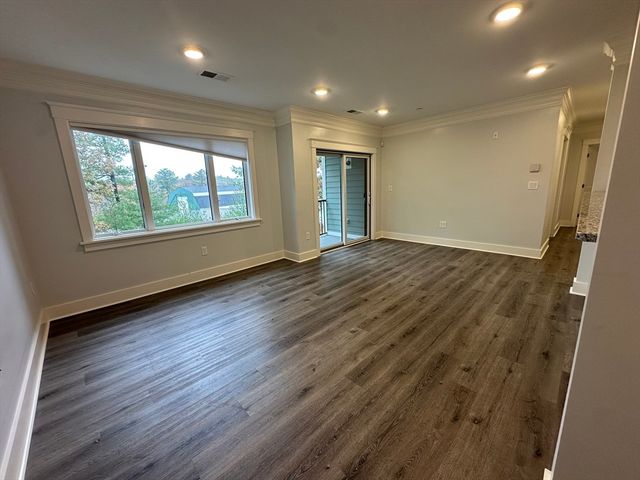 18 Hennery Way 18J, Medfield, MA 02052