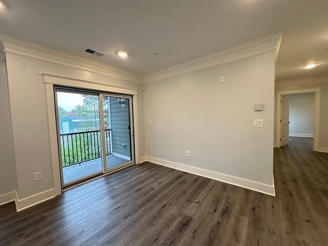 18 Hennery Way 18J, Medfield, MA 02052