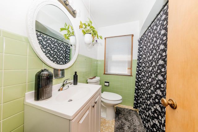 2520 W Morgan AVENUE, Milwaukee, WI 53221