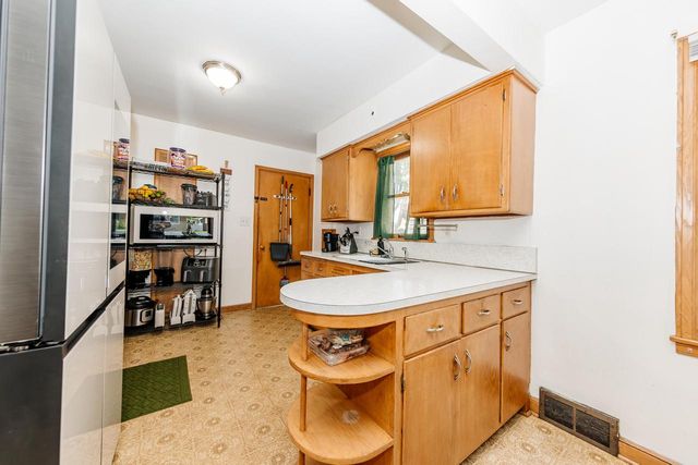 2520 W Morgan AVENUE, Milwaukee, WI 53221