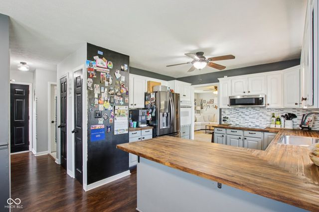 1694 Williamsburg Lane, Franklin, IN 46131