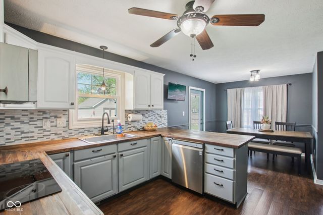 1694 Williamsburg Lane, Franklin, IN 46131