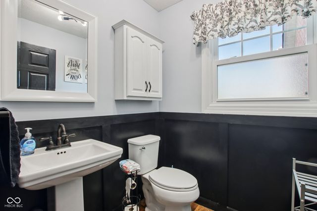 1694 Williamsburg Lane, Franklin, IN 46131