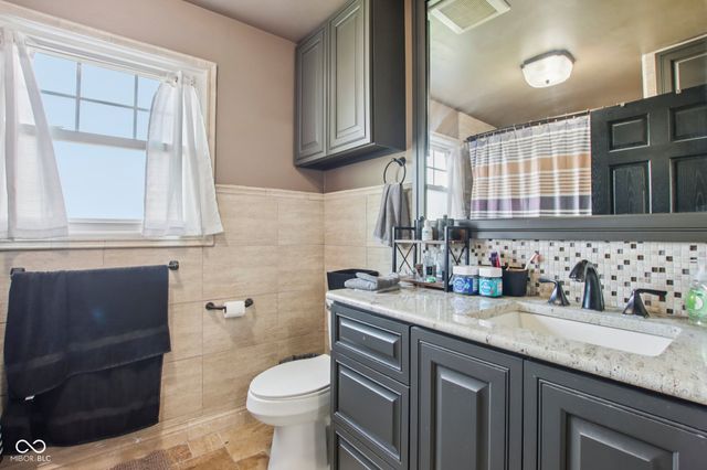 1694 Williamsburg Lane, Franklin, IN 46131