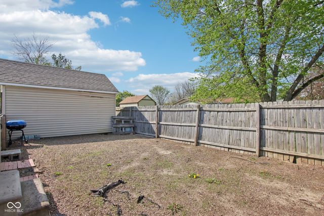 1694 Williamsburg Lane, Franklin, IN 46131