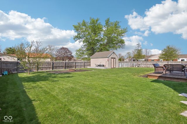 1694 Williamsburg Lane, Franklin, IN 46131