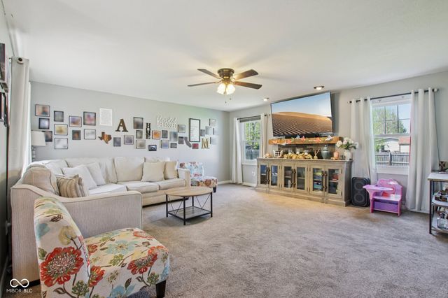 1694 Williamsburg Lane, Franklin, IN 46131