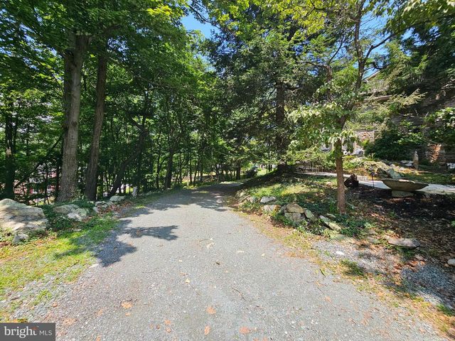 13245 BUENA VISTA RD, Waynesboro, PA 17268