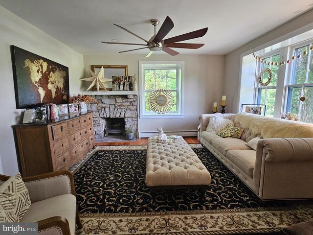 13245 BUENA VISTA RD, Waynesboro, PA 17268