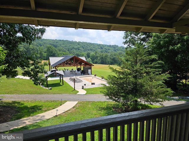 13245 BUENA VISTA RD, Waynesboro, PA 17268