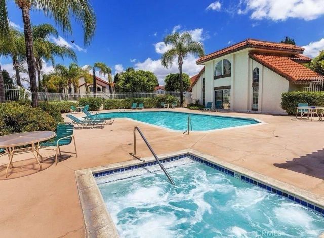 23335 La Crescenta, Mission Viejo, CA 92691