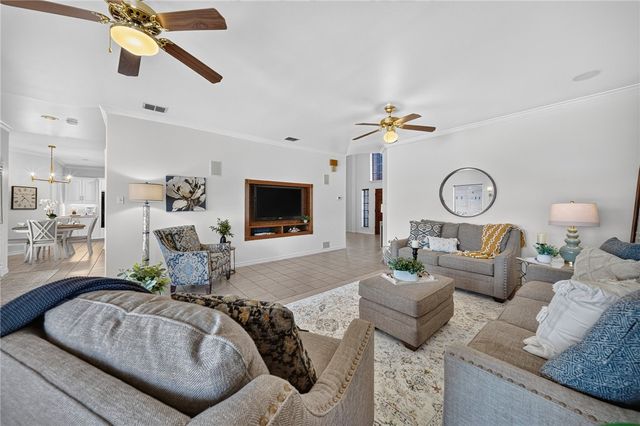 5625 King Acres Dr 1, Corpus Christi, TX 78414