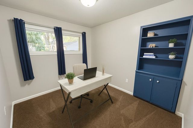 913 20th St. NW, Minot, ND 58703