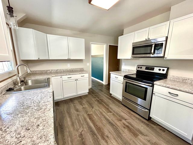 913 20th St. NW, Minot, ND 58703