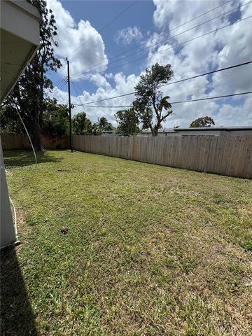 649 W Evanston Cir, Fort Lauderdale, FL 33312
