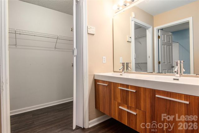 9205 Ravenwing Drive, Charlotte, NC 28262