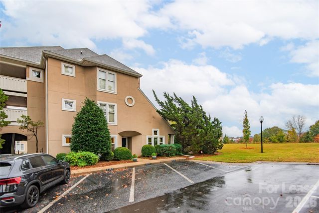 9205 Ravenwing Drive, Charlotte, NC 28262