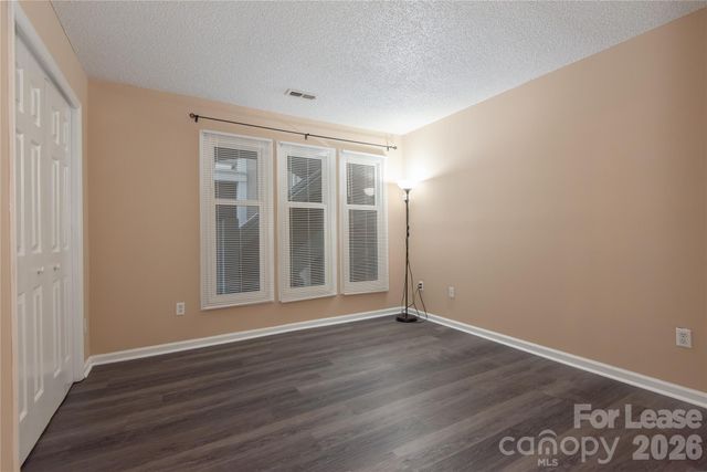 9205 Ravenwing Drive, Charlotte, NC 28262