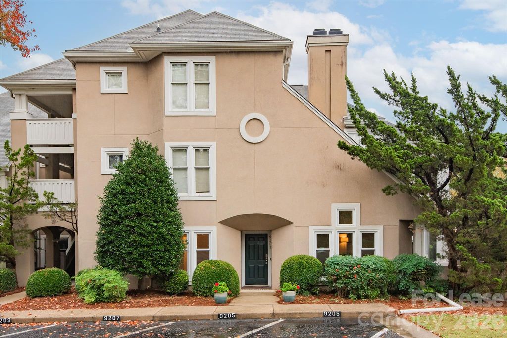9205 Ravenwing Drive, Charlotte, NC 28262