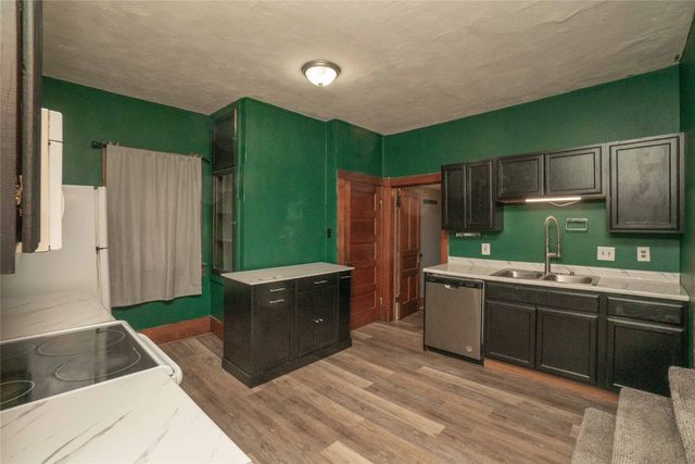 1841 Des Moines Street, Des Moines, IA 50316