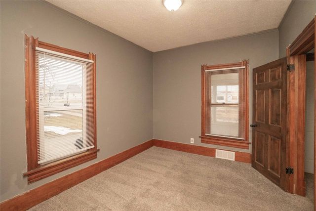 1841 Des Moines Street, Des Moines, IA 50316